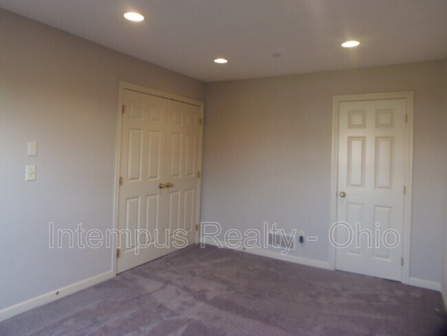 Building Photo - 516 Ironhorse Dr