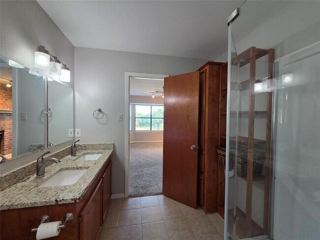 Building Photo - 21600 Long Hill Dr