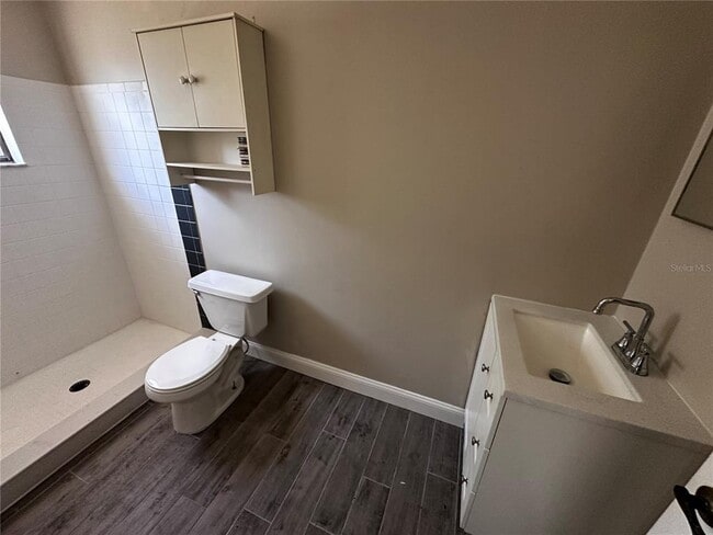Building Photo - 500 YELLOWWOOD Ct