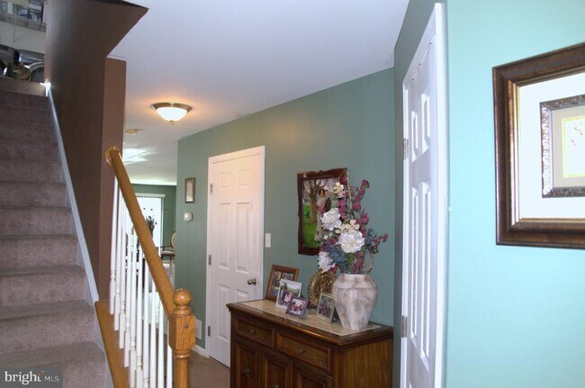 Building Photo - 403 Edgewood Ave