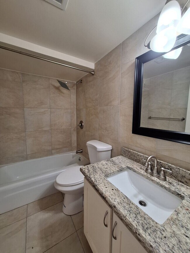 Building Photo - Charming 2-Bedroom Condo in Scenic Winter ...