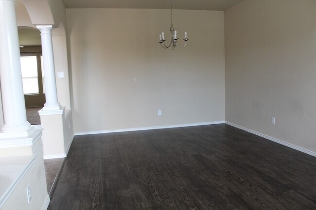 Building Photo - Over 3000 square feet with 3 car garage!