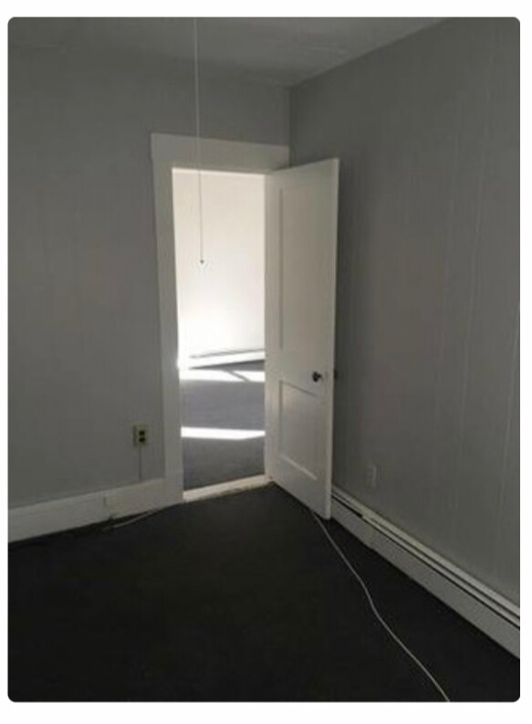 Building Photo - 188 Colburn St