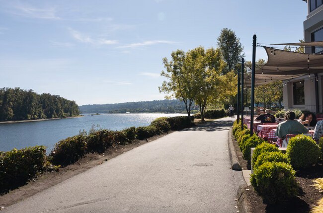 Building Photo - 841 S Gaines St