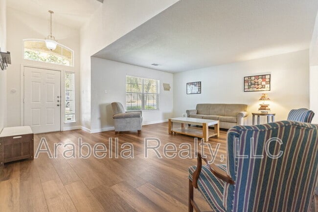 Building Photo - 9810 Moffitt Dr
