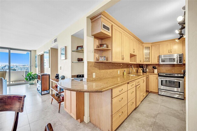 Building Photo - 11 Island Ave