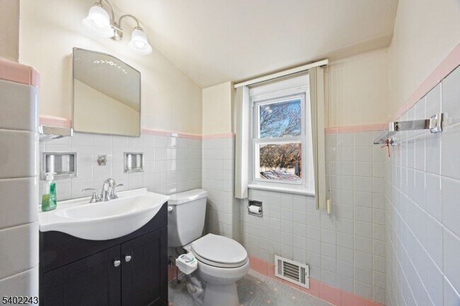 Building Photo - 298 Newark Ave