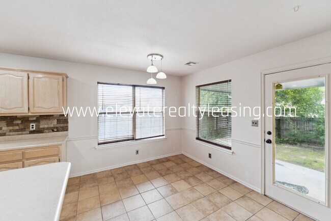 Building Photo - 1305 W Quincy St