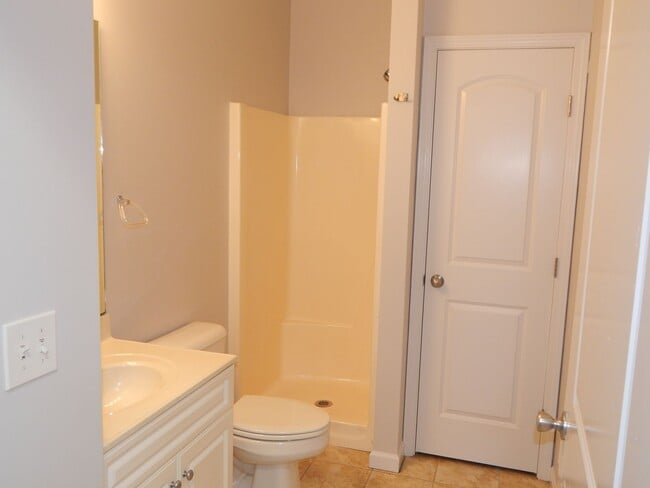Building Photo - Wilshire Townhouse