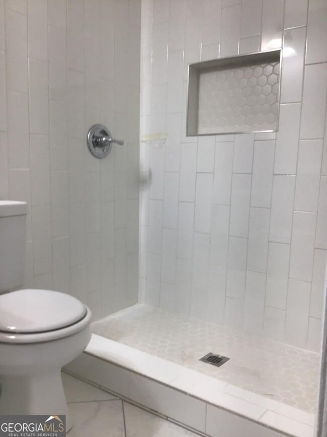 Building Photo - 6345 Peppermill Ln