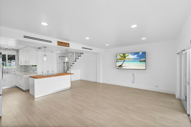 Building Photo - 718 Rider Rd