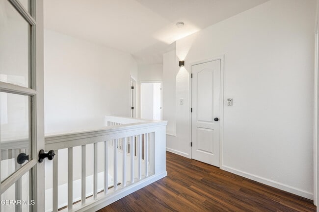 Building Photo - 7600 Plaza Redonda Dr