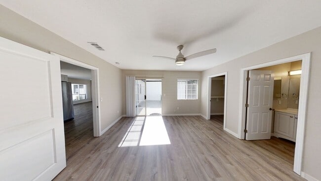Building Photo - Beautiful 7BD/4BA on Mary