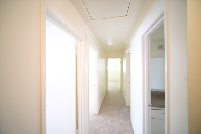 Building Photo - 12327 Shannon Hills Dr