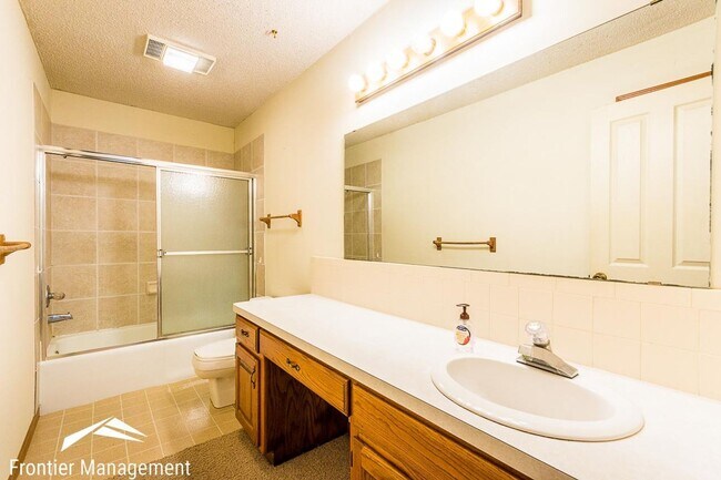 Building Photo - Beautiful 2 bedroom duplex located on the West side of Manhattan!