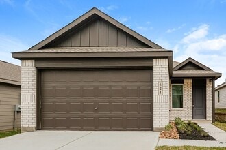 Building Photo - 621 Craven St