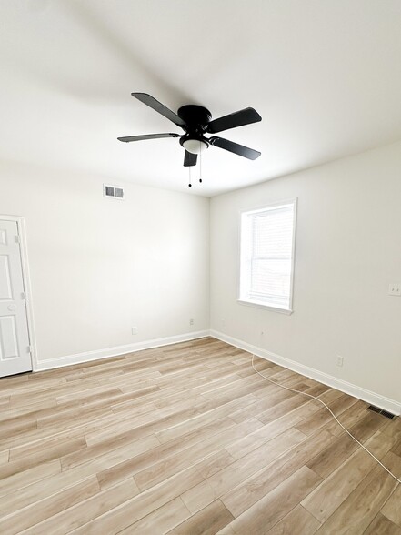 Building Photo - 2747 Armand Pl