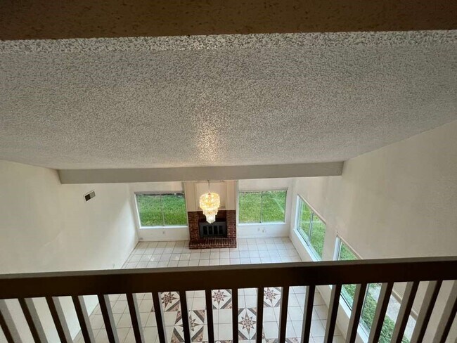 Building Photo - 12915 Ashford Knoll Dr