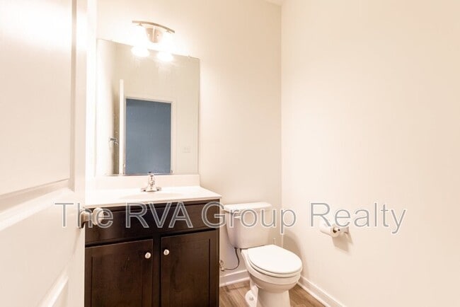 Building Photo - 5620 Moss Side Ave