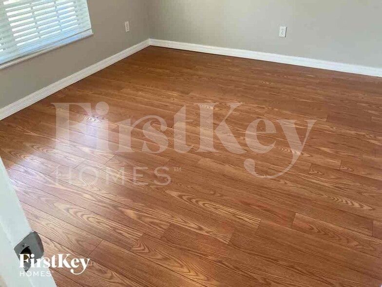 Building Photo - 2047 NE 20th Terrace