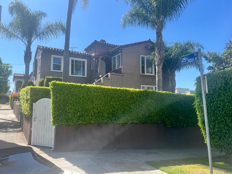 Building Photo - 2500 S Bronson Ave