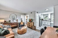 Building Photo - 2858 Rosehill St