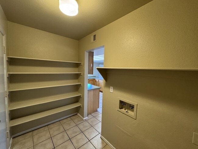 Building Photo - 5339 W Yucca St