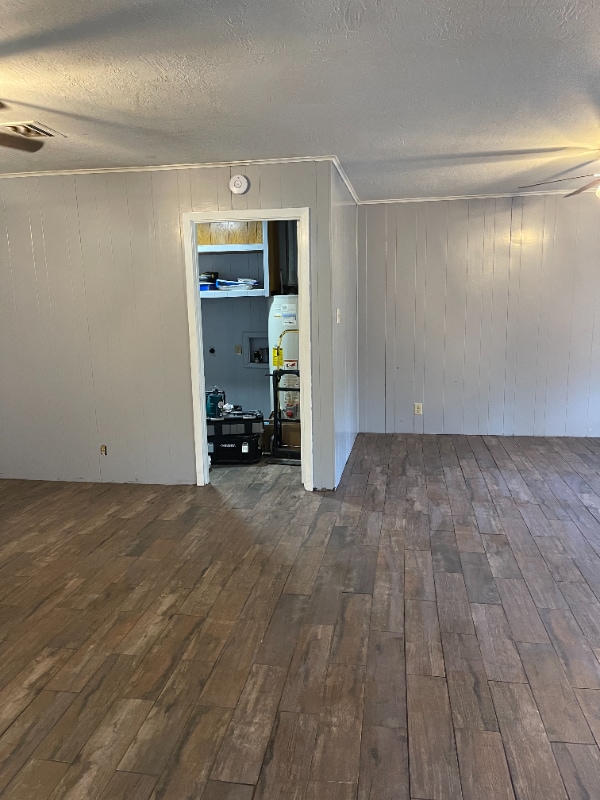 Building Photo - 302 Paula Dr