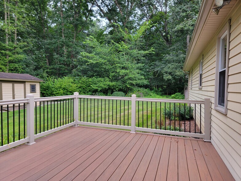Building Photo - 1331 Woodland Cir