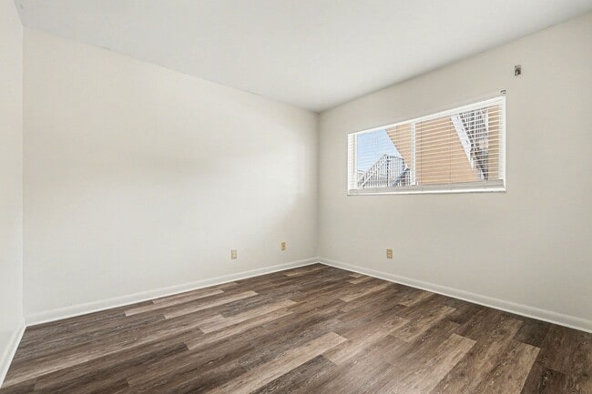 Building Photo - Must see 1st floor, end unit with lots of natural light in St Lucie Gardens.