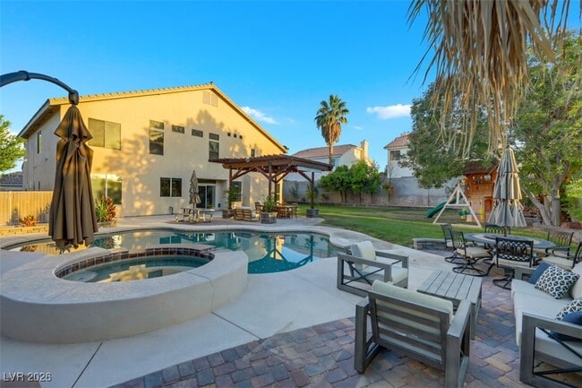 Building Photo - 9495 Vieno Canyon St