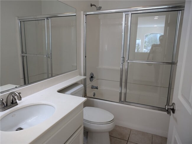 Building Photo - 2110 Almeria St