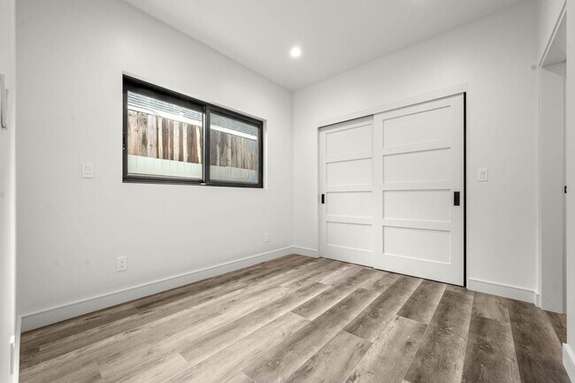 Building Photo - 1920 S Sherbourne Dr