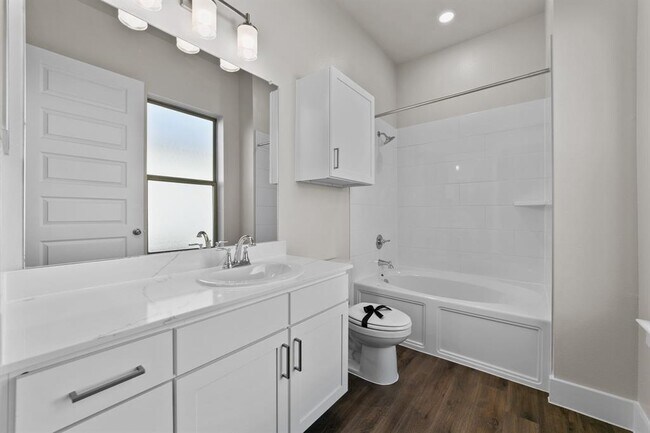 Building Photo - 1109 Saffira-