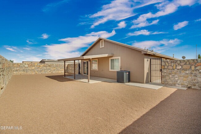 Building Photo - 14299 Desert Point Dr