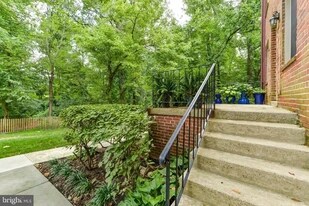 Building Photo - 2210 Washington Ave