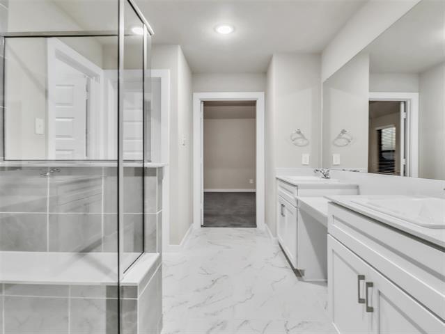 Building Photo - 2214 Spring Side Dr