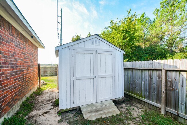 Building Photo - 21811 Black Mountain Way