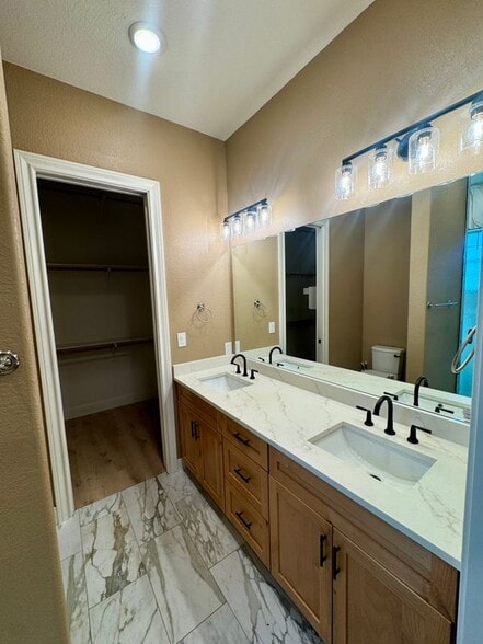 Building Photo - 526 Cheyenne Trail