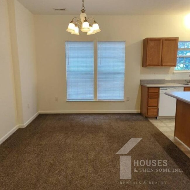 Building Photo - 304 Canewood Pl