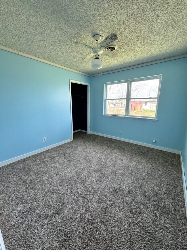 Building Photo - 607 Lehigh Ave