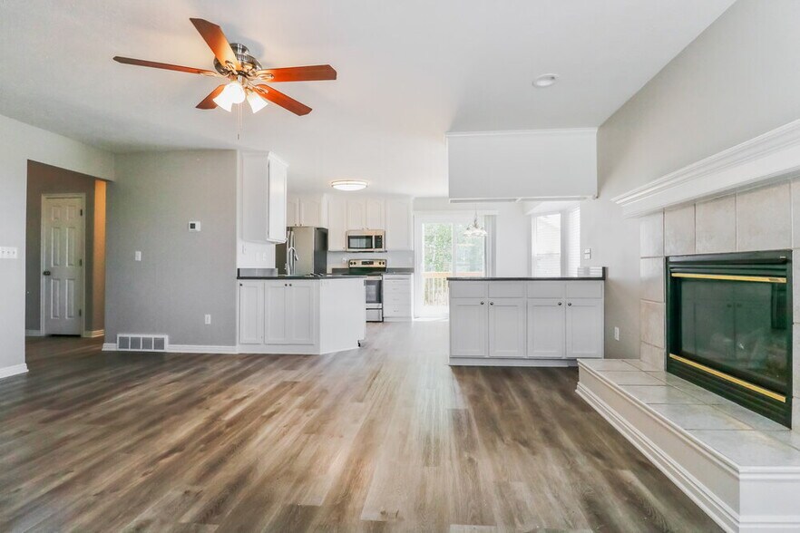 Building Photo - 1412 Pebblecreek Dr S