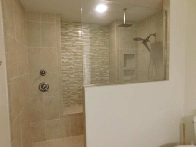 Building Photo - 278 Gatewood Dr