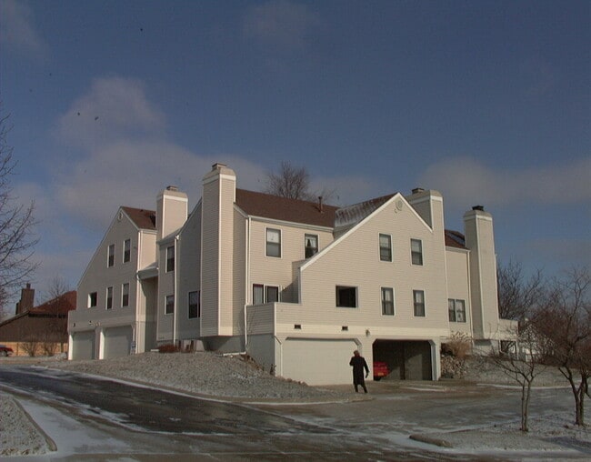 Building Photo - 5231 Dakota Dr