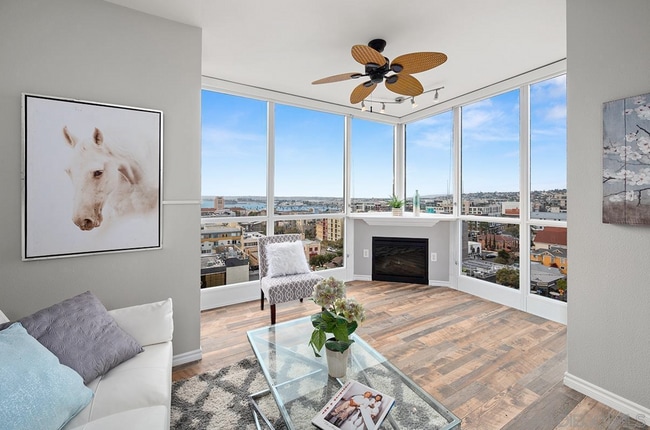 Building Photo - 300 W Beech St