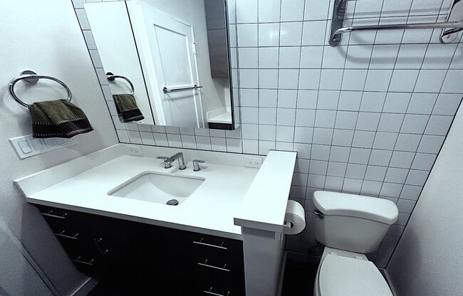 Front (remodeled) Bathroom - 1344 N Fairview St