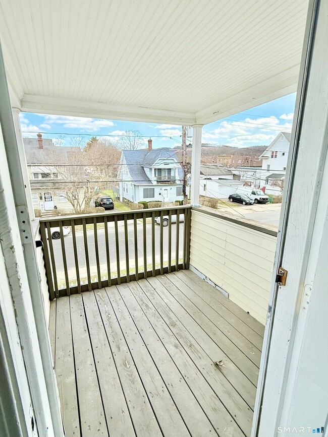 Building Photo - 31 Beecher Ave