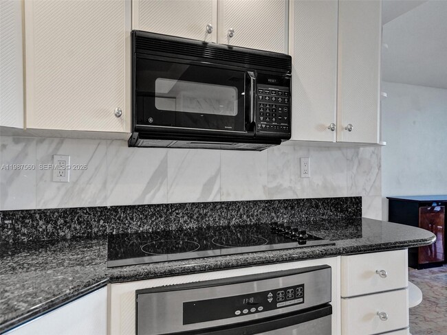 Building Photo - 1400 S Ocean Dr