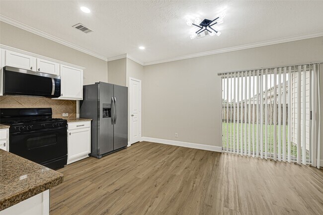 Building Photo - 11015 Harston Dr