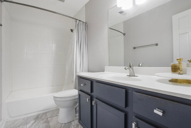 Building Photo - 115 Winding River Dr